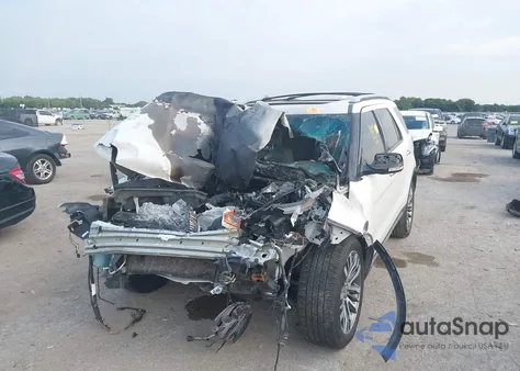 2016 Ford Explorer Platinum z USA, uszkodzony, nr VIN 1FM5K8HT4GGB62031